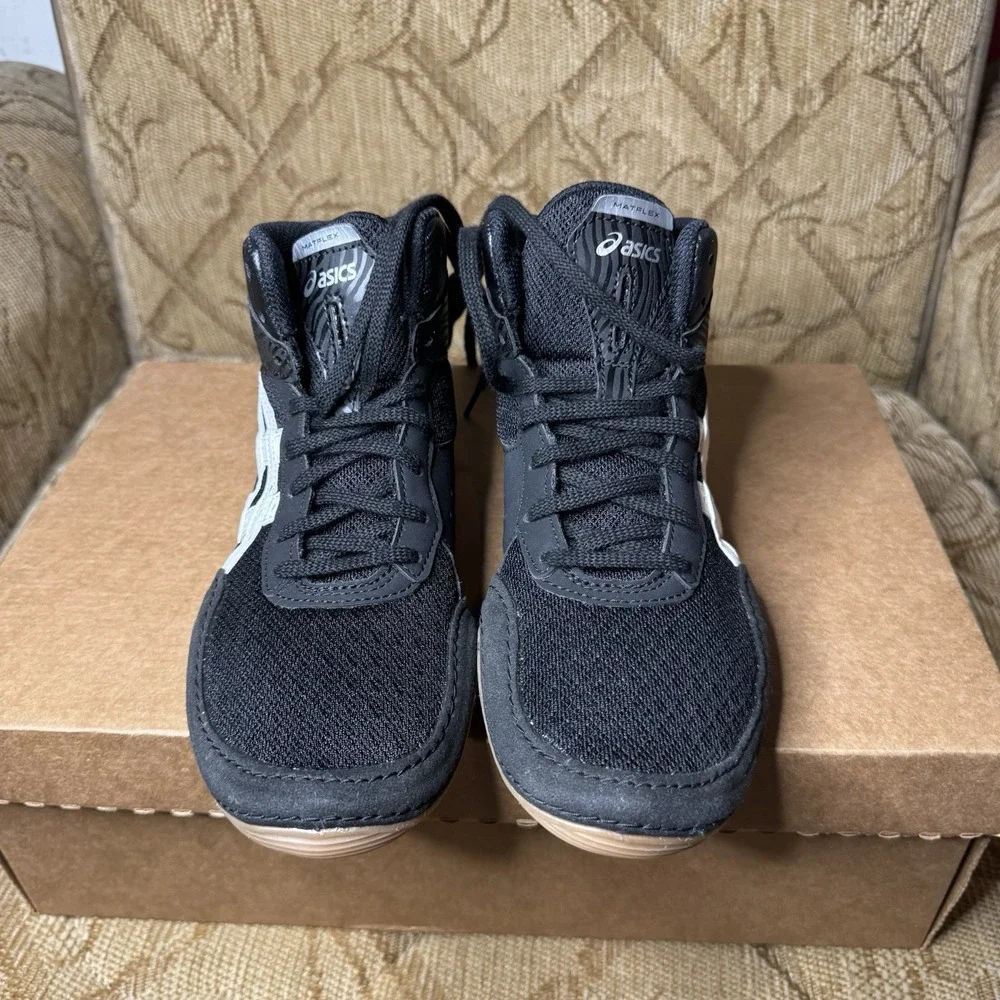 Asics Matflex 7 Youth Boys Kids Wrestling Shoes, 1084A011-001 Black NEW Size 4.5